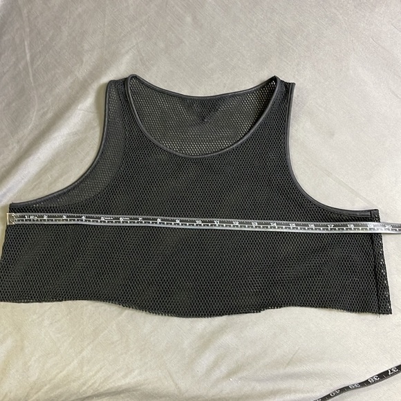 Alo yoga workout fishnet crop top - Picture 5 of 5